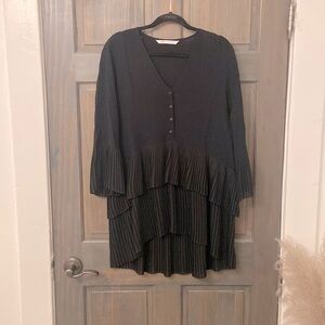 🖤 Zara Tiered Ruffle Blouse